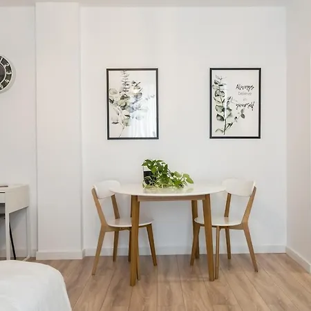 Old Charm Apartment Bukarest