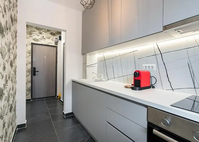 Old Charm Бухарест