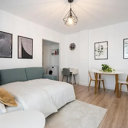 Old Charm Apartman Bukarest